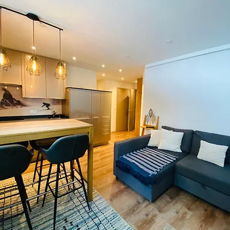 Cosy Modern With Balcony And Matterhorn View *