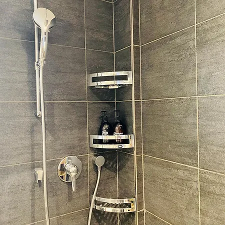 Cosy Modern With Balcony And Matterhorn View Апартаменти *