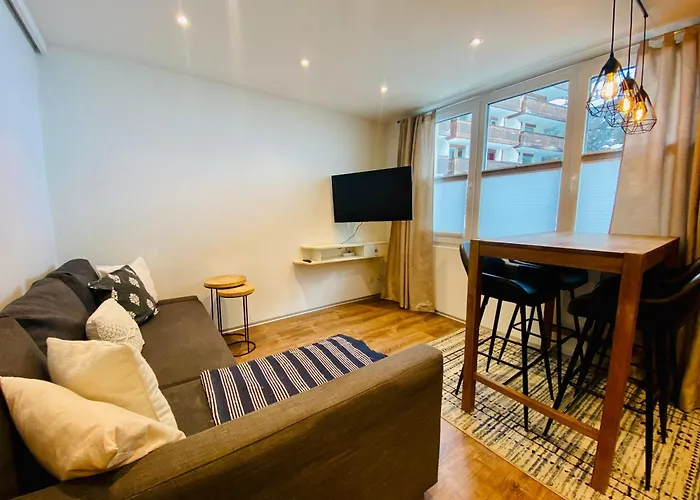 Cosy Modern With Balcony And Matterhorn View アパート ツェルマット