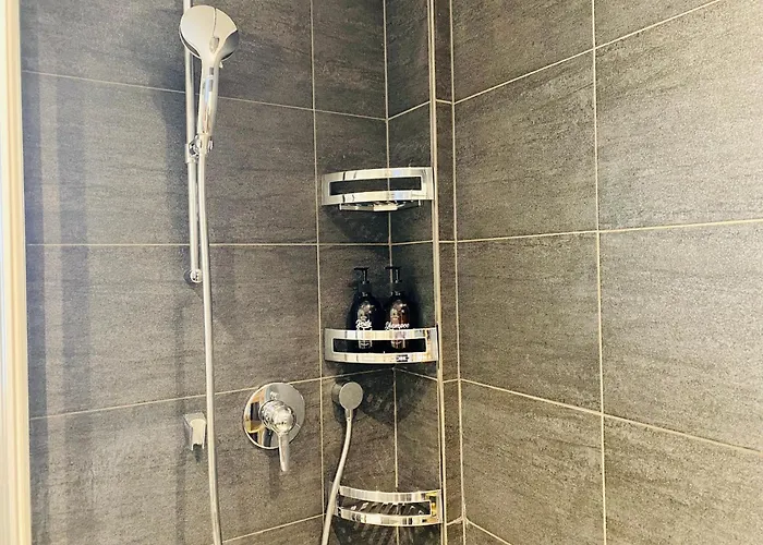 Cosy Modern With Balcony And Matterhorn View アパート *